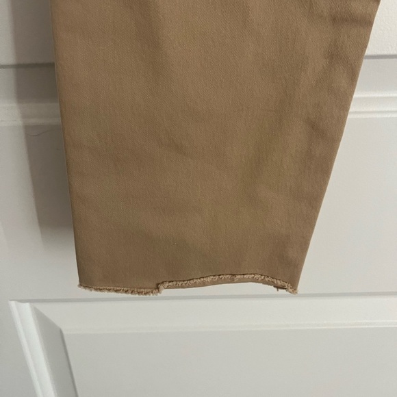 Banana Republic Women’s straight leg Khaki Chinos - Picture 7 of 8